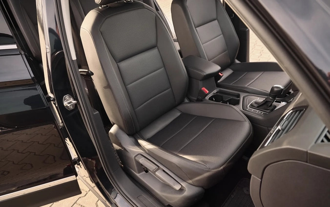 Volkswagen Tiguan Allspace cena 99999 przebieg: 80000, rok produkcji 2018 z Płock małe 742